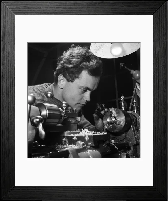 Framed Print : Mr Robin Freeman, winner of the Daily Mirror Millionaires competition Framed Print : Mr Robin Freeman, winner of the Daily Mirror Millionaires competition