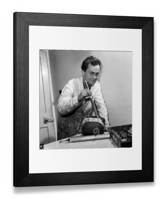 Framed Print : Mr Robin Freeman, winner of the Daily Mirror Millionaires competition