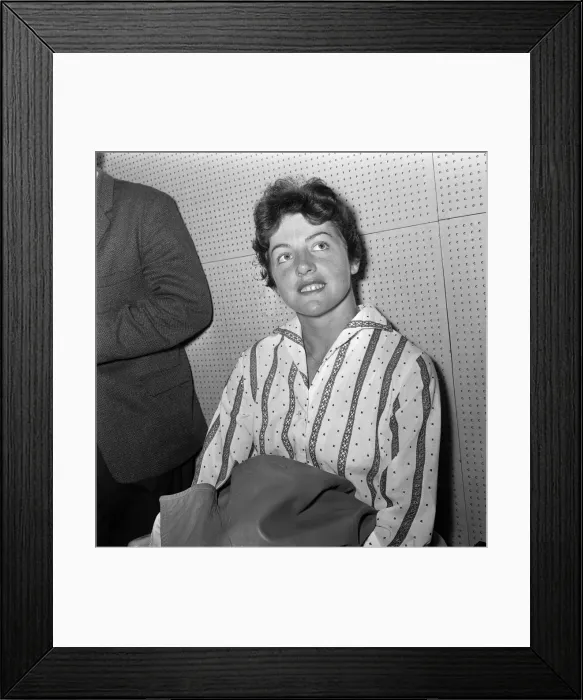 Framed Print : Wimbledon Tennis, Ladies day. Pictured, Margaret Smith (later Court Framed Print : Wimbledon Tennis, Ladies day. Pictured, Margaret Smith (later Court