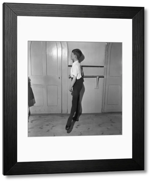 Framed Print : Baby classes and young children who have their ballet lessons at the Rambert School in Framed Print : Baby classes and young children who have their ballet lessons at the Rambert School in