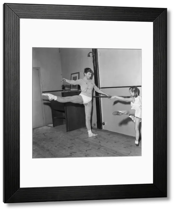 Framed Print : Baby classes and young children who have their ballet lessons at the Rambert School in Framed Print : Baby classes and young children who have their ballet lessons at the Rambert School in