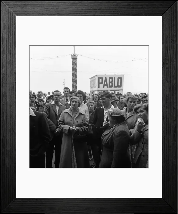 Framed Print : Scenes on the Golden Miles in Blackpool, Lancashire. 1st August 1956 Framed Print : Scenes on the Golden Miles in Blackpool, Lancashire. 1st August 1956