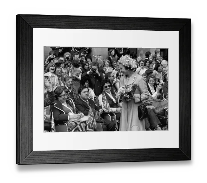 Framed Print : Queen Elizabeth II visiting Birmingham during her Silver Jubilee tour. West Midlands Framed Print : Queen Elizabeth II visiting Birmingham during her Silver Jubilee tour. West Midlands