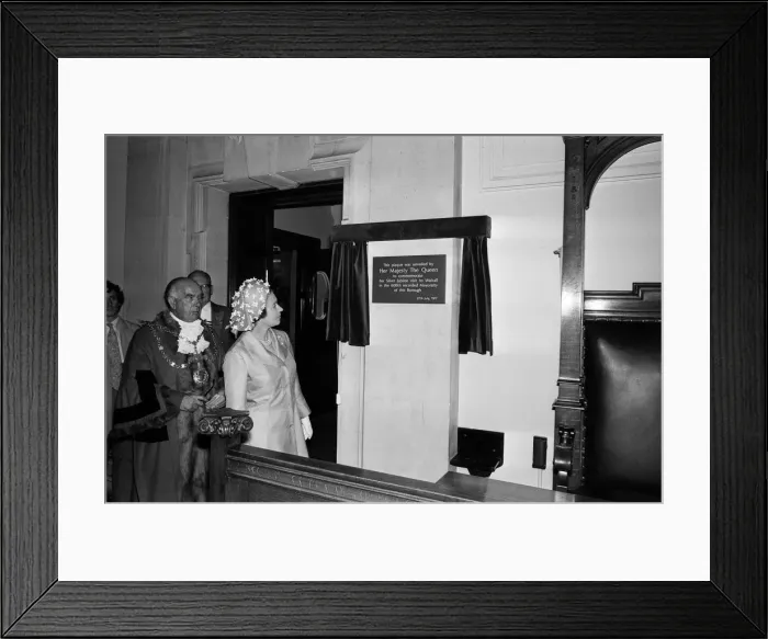 Framed Print : Queen Elizabeth II visiting Walsall during her Silver Jubilee tour. West Midlands Framed Print : Queen Elizabeth II visiting Walsall during her Silver Jubilee tour. West Midlands