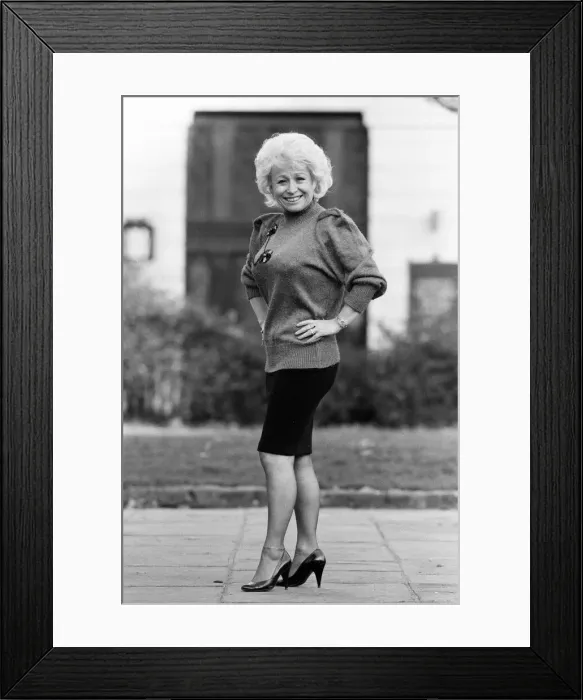 Framed Print : Actress Barbara Windsor. 8th December 1987 Framed Print : Actress Barbara Windsor. 8th December 1987