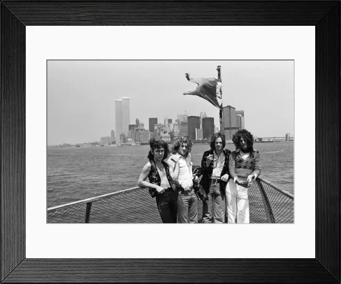 Framed Print : One of Britains top pop groups Slade are pictured on their way to visit the Statue Framed Print : One of Britains top pop groups Slade are pictured on their way to visit the Statue