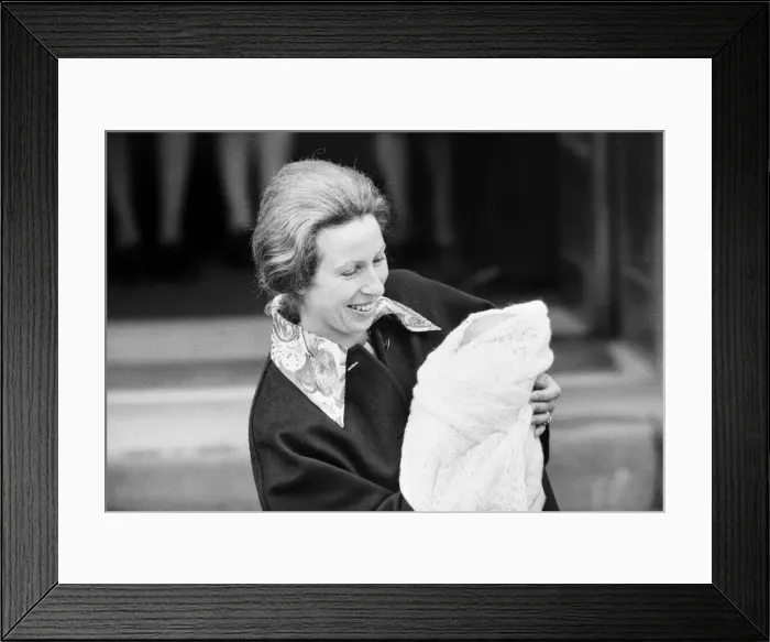 Framed Print : Her Royal Highness Anne leaves St Marys Hospital in Paddington