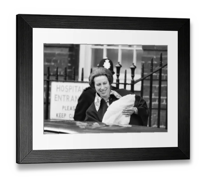 Framed Print : Her Royal Highness Anne leaves St Marys Hospital in Paddington