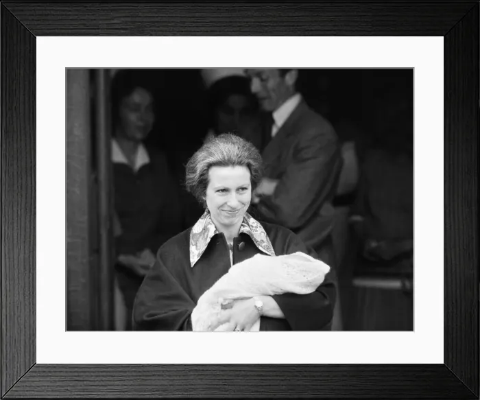 Framed Print : Her Royal Highness Anne leaves St Marys Hospital in Paddington Framed Print : Her Royal Highness Anne leaves St Marys Hospital in Paddington