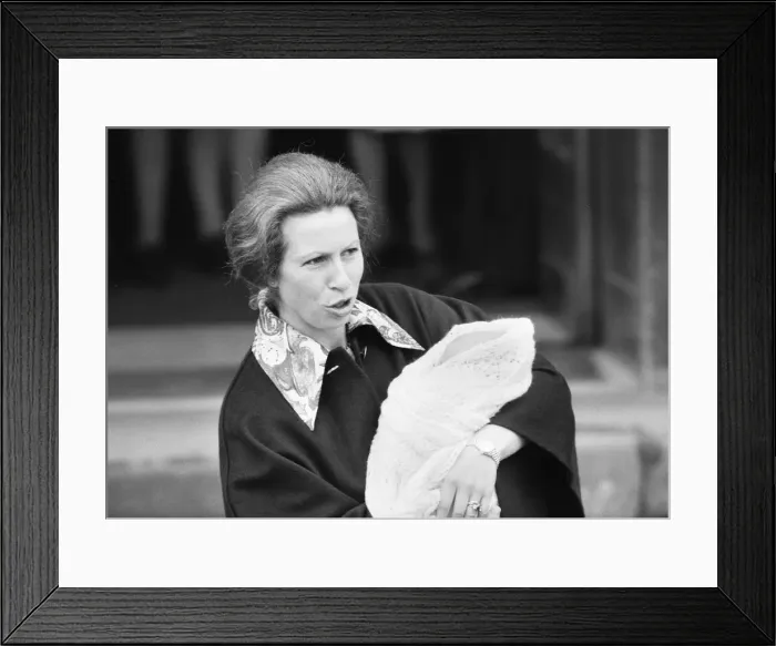 Framed Print : Her Royal Highness Anne leaves St Marys Hospital in Paddington Framed Print : Her Royal Highness Anne leaves St Marys Hospital in Paddington