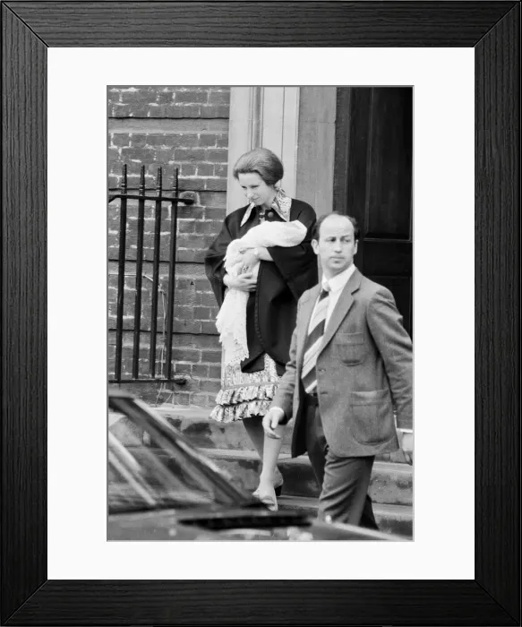 Framed Print : Her Royal Highness Anne leaves St Marys Hospital in Paddington Framed Print : Her Royal Highness Anne leaves St Marys Hospital in Paddington