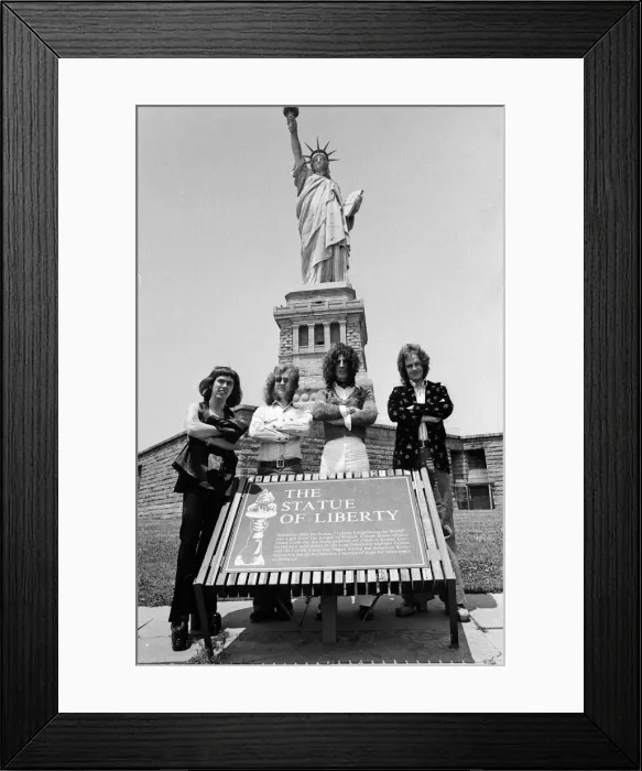 Framed Print : One of Britains top pop groups Slade are pictured on their way to visit the Statue Framed Print : One of Britains top pop groups Slade are pictured on their way to visit the Statue