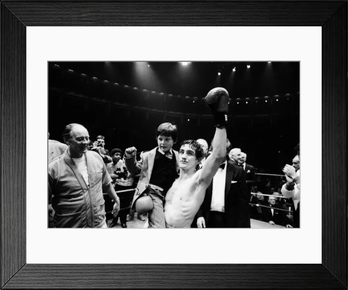 Framed Print : Barry McGuigan vs Esteban Eguia at the Royal Albert Hall, Kensington, London Framed Print : Barry McGuigan vs Esteban Eguia at the Royal Albert Hall, Kensington, London
