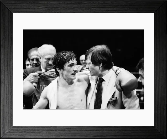 Framed Print : Barry McGuigan vs Esteban Eguia at the Royal Albert Hall, Kensington, London Framed Print : Barry McGuigan vs Esteban Eguia at the Royal Albert Hall, Kensington, London