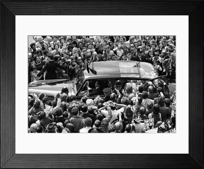 Framed Print : Queen Elizabeth II during her visit to Birmingham during her Silver Jubilee tour