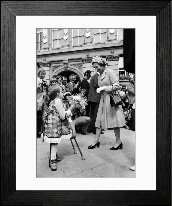 Framed Print : Queen Elizabeth II visiting Birmingham during her Silver Jubilee tour. West Midlands Framed Print : Queen Elizabeth II visiting Birmingham during her Silver Jubilee tour. West Midlands