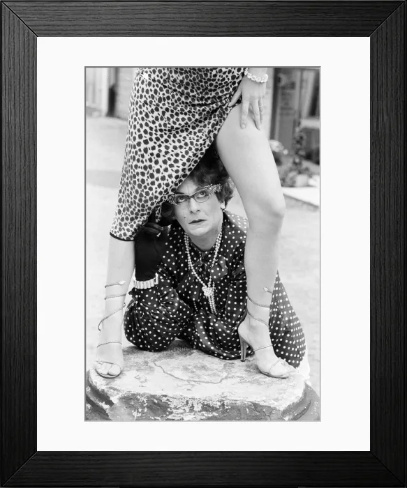 Framed Print : Barry Humphries, as Dame Edna Everage, pictured with his wife Diane Millstead Framed Print : Barry Humphries, as Dame Edna Everage, pictured with his wife Diane Millstead