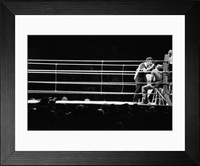 Framed Print : Barry McGuigan vs Eusebio Pedroza at Queens Park Rangers football stadium, Loftus Road Framed Print : Barry McGuigan vs Eusebio Pedroza at Queens Park Rangers football stadium, Loftus Road