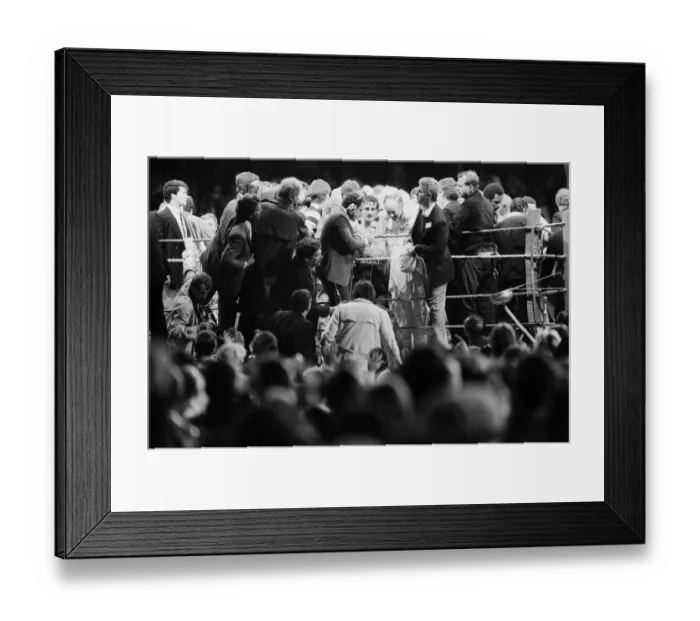 Framed Print : Barry McGuigan vs Eusebio Pedroza at Queens Park Rangers football stadium, Loftus Road Framed Print : Barry McGuigan vs Eusebio Pedroza at Queens Park Rangers football stadium, Loftus Road