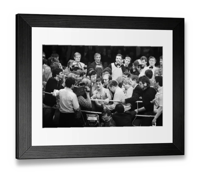 Framed Print : Barry McGuigans second defence of his WBA title against Danilo Cabrera at The Royal Framed Print : Barry McGuigans second defence of his WBA title against Danilo Cabrera at The Royal