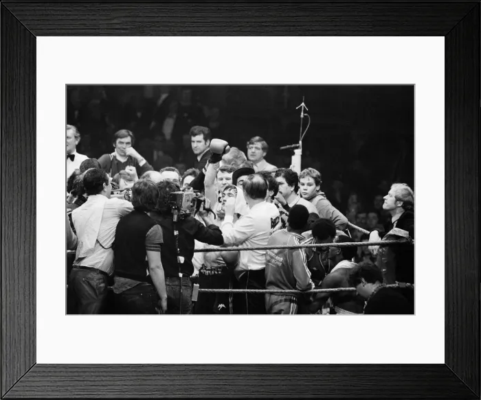Framed Print : Barry McGuigans second defence of his WBA title against Danilo Cabrera at The Royal Framed Print : Barry McGuigans second defence of his WBA title against Danilo Cabrera at The Royal
