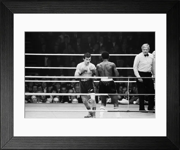 Framed Print : Barry McGuigans second defence of his WBA title against Danilo Cabrera at The Royal