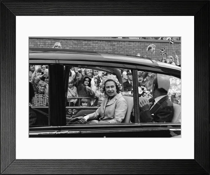 Framed Print : Queen Elizabeth II during her visit to Coventry, West Midlands for her Silver Jubilee Framed Print : Queen Elizabeth II during her visit to Coventry, West Midlands for her Silver Jubilee