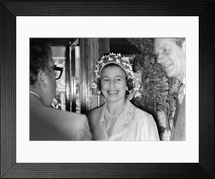 Framed Print : Queen Elizabeth II during her visit to Coventry, West Midlands for her Silver Jubilee Framed Print : Queen Elizabeth II during her visit to Coventry, West Midlands for her Silver Jubilee
