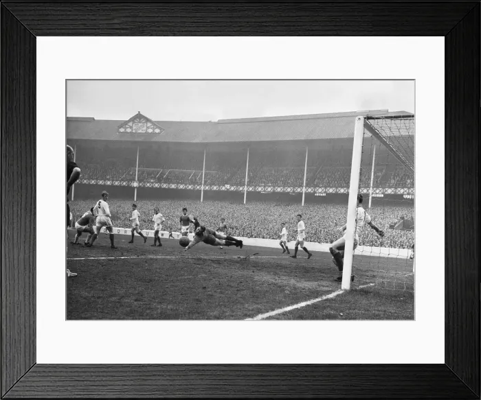 Framed Print : FA Cup Fifth Round match at Goodison Park. Everton 2 v Tranmere Rovers 0