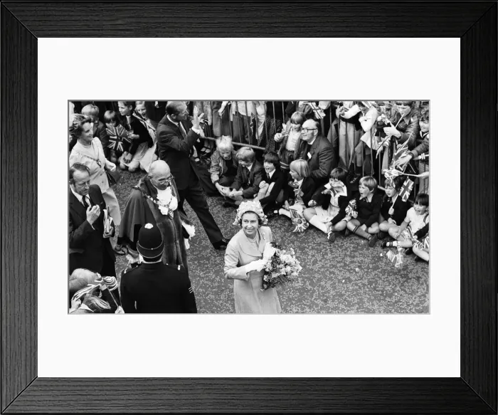 Framed Print : Queen Elizabeth II during her visit to Solihull during her Silver Jubilee tour Framed Print : Queen Elizabeth II during her visit to Solihull during her Silver Jubilee tour
