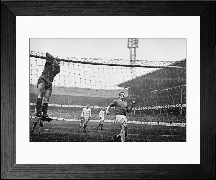 Framed Print : FA Cup Fifth Round match at Goodison Park. Everton 2 v Tranmere Rovers 0 Framed Print : FA Cup Fifth Round match at Goodison Park. Everton 2 v Tranmere Rovers 0