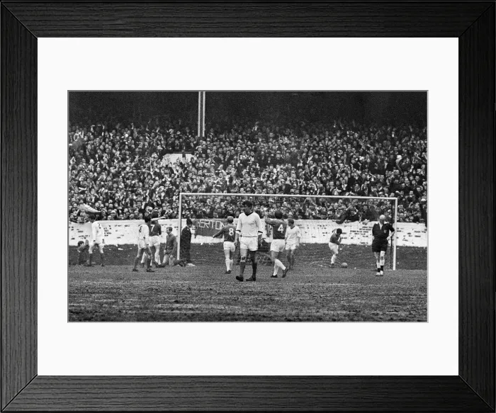 Framed Print : FA Cup Fifth Round match at Goodison Park. Everton 2 v Tranmere Rovers 0 Framed Print : FA Cup Fifth Round match at Goodison Park. Everton 2 v Tranmere Rovers 0