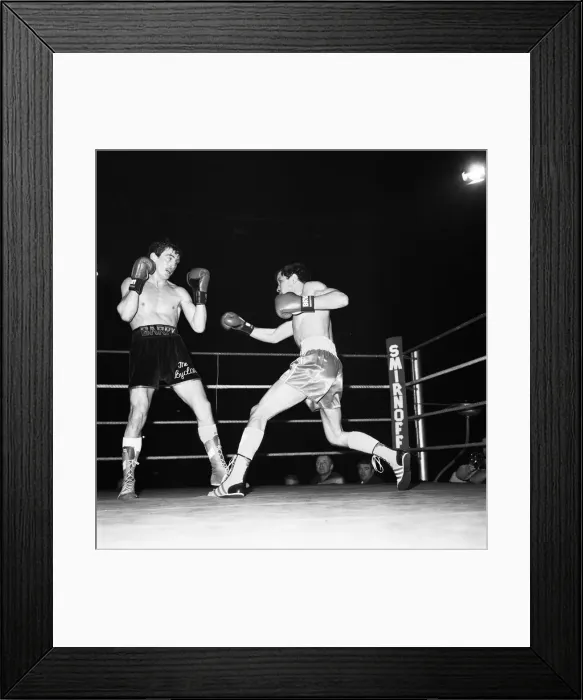 Framed Print : Barry McGuigans defended his European Featherweight title against Farid Gallouze Framed Print : Barry McGuigans defended his European Featherweight title against Farid Gallouze
