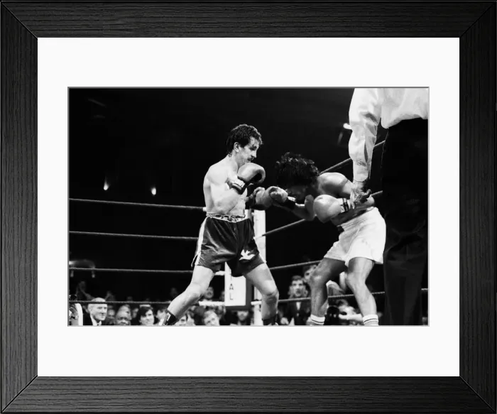 Framed Print : Barry McGuigans comeback fight against Nicky Perez, Alexandra Pavillion, London Framed Print : Barry McGuigans comeback fight against Nicky Perez, Alexandra Pavillion, London