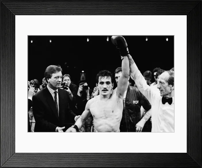 Framed Print : Barry McGuigans comeback fight against Nicky Perez, Alexandra Pavillion, London Framed Print : Barry McGuigans comeback fight against Nicky Perez, Alexandra Pavillion, London