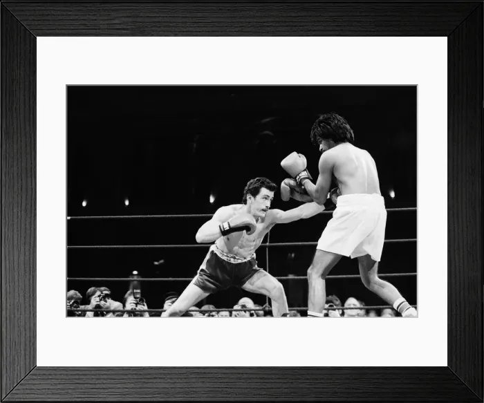 Framed Print : Barry McGuigans comeback fight against Nicky Perez, Alexandra Pavillion, London