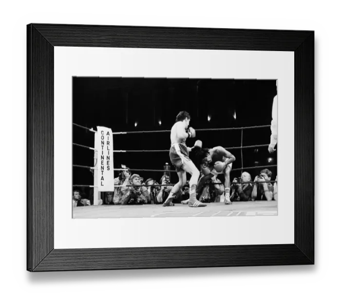 Framed Print : Barry McGuigans comeback fight against Nicky Perez, Alexandra Pavillion, London
