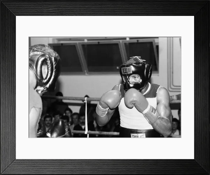 Framed Print : WBC and WBA world champion Marvin Hagler training for his sixth defence of his world Framed Print : WBC and WBA world champion Marvin Hagler training for his sixth defence of his world
