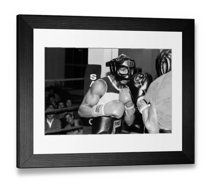 Framed Print : WBC and WBA world champion Marvin Hagler training for his sixth defence of his world Framed Print : WBC and WBA world champion Marvin Hagler training for his sixth defence of his world