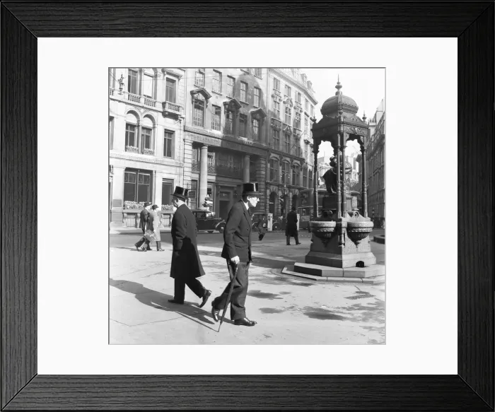 Framed Print : Stockbrokers near Throgmorton Street. 12th March 1954 Framed Print : Stockbrokers near Throgmorton Street. 12th March 1954