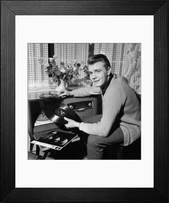 Framed Print : Raymond Jones, 23, of Dovecote, Liverpool, the young man who on 28th October 1961 went Framed Print : Raymond Jones, 23, of Dovecote, Liverpool, the young man who on 28th October 1961 went