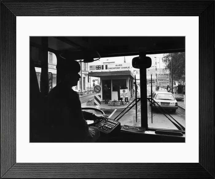 Framed Print : Soldier of the Kings regiment of the British Army in West Germany at the end of the Cold Framed Print : Soldier of the Kings regiment of the British Army in West Germany at the end of the Cold