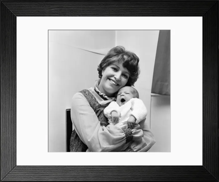Framed Print : Actress Anne Reid at home in Manchester with her newborn baby son. 23rd November 1971 Framed Print : Actress Anne Reid at home in Manchester with her newborn baby son. 23rd November 1971