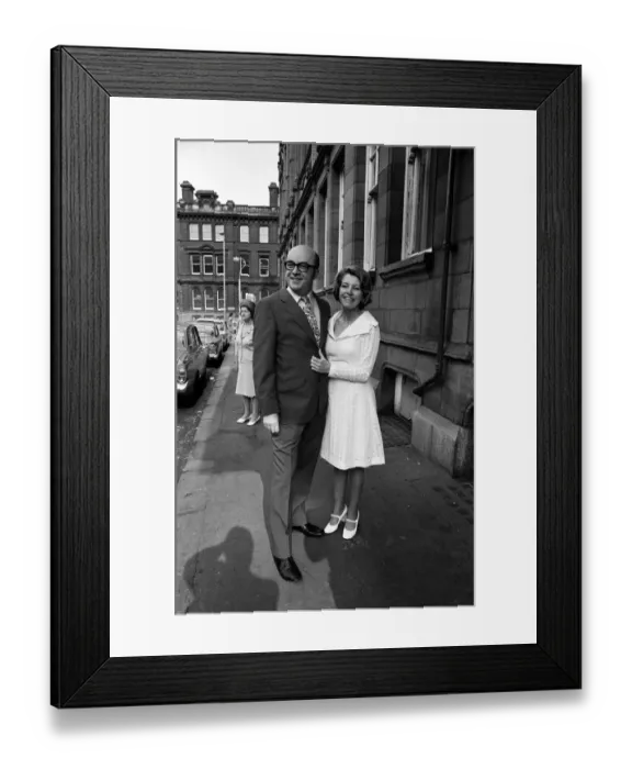 Framed Print : Actress Anne Reid marries Peter Eckersley at Jacksons Row Registry Office Framed Print : Actress Anne Reid marries Peter Eckersley at Jacksons Row Registry Office