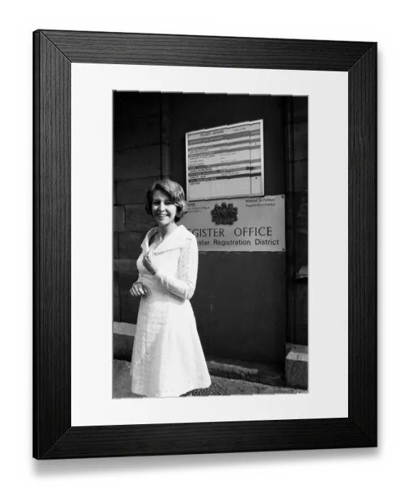 Framed Print : Actress Anne Reid marries Peter Eckersley at Jacksons Row Registry Office Framed Print : Actress Anne Reid marries Peter Eckersley at Jacksons Row Registry Office