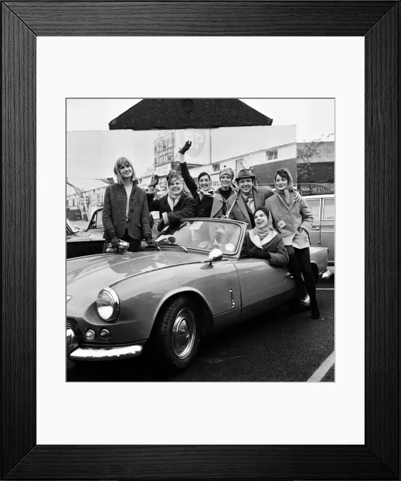 Framed Print : A scene for a future Coronation Street'episode calls for Dennis Tanner Framed Print : A scene for a future Coronation Street'episode calls for Dennis Tanner