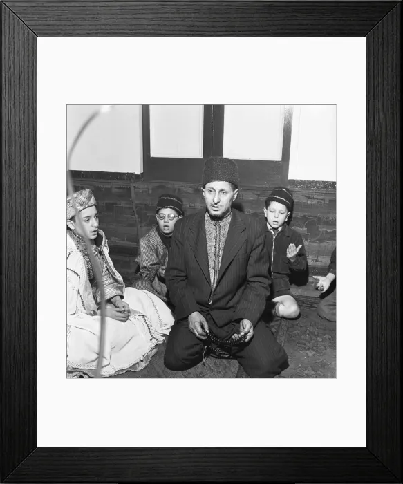 Framed Print : Children attend the Peel Street Mosque in Tiger Bay, Cardiff. 26th March 1954 Framed Print : Children attend the Peel Street Mosque in Tiger Bay, Cardiff. 26th March 1954