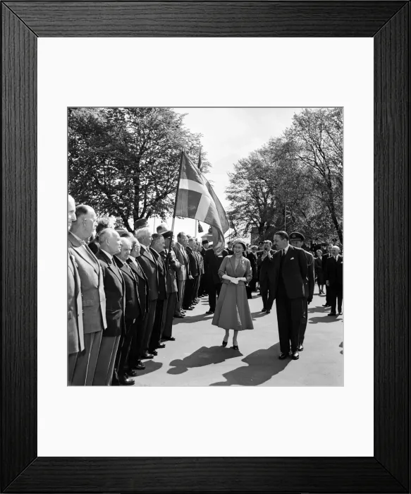 Framed Print : Queen Elizabeth II and Prince Philip, Duke of Edinburgh visit to Denmark Framed Print : Queen Elizabeth II and Prince Philip, Duke of Edinburgh visit to Denmark