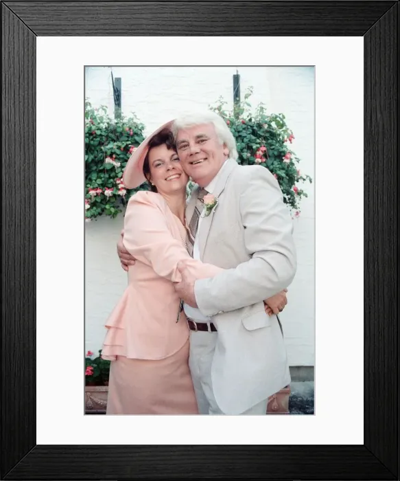 Framed Print : Actor Tony Booth and Nancy Jaeger at their wedding in the Jaeger family Framed Print : Actor Tony Booth and Nancy Jaeger at their wedding in the Jaeger family