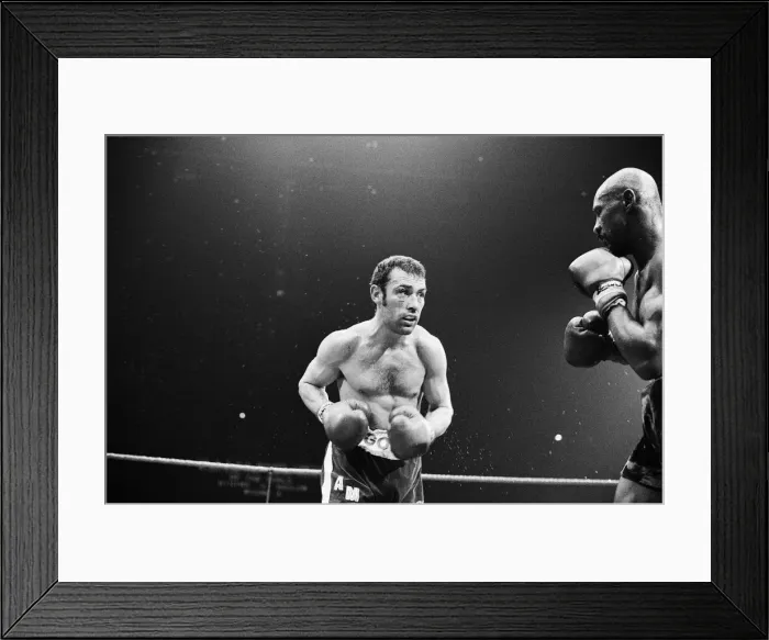 Framed Print : Alan Minter vs. Marvin Hagler, WBA and WBC world middleweight title fight, Wembley Arena Framed Print : Alan Minter vs. Marvin Hagler, WBA and WBC world middleweight title fight, Wembley Arena